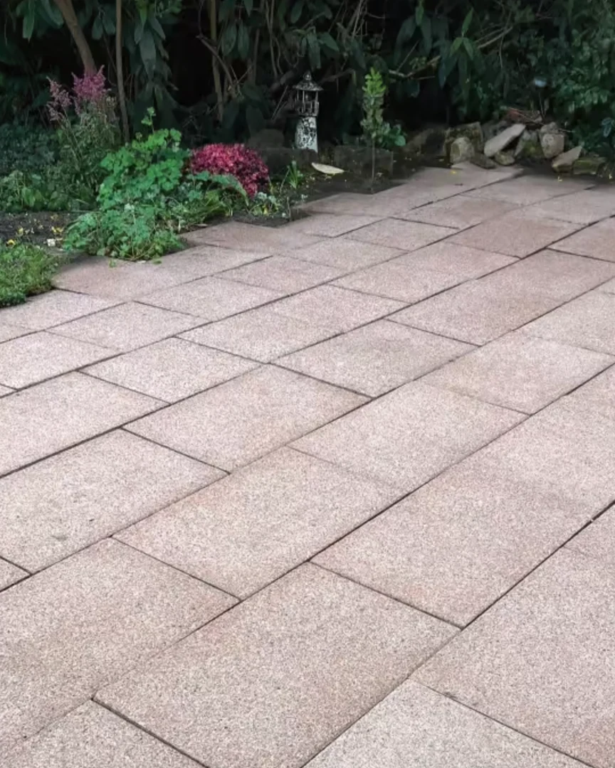 Terrassenplatten nach der Reinigung